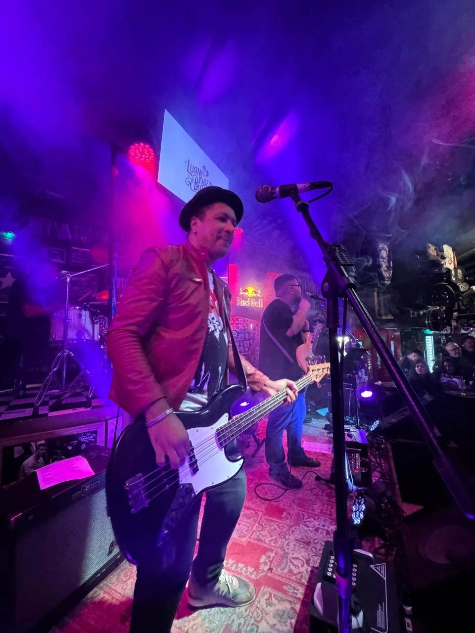 Luan Ribeiro & Banda: grupo criciumense transforma eventos em bailes retrô em Santa Catarina — foto 1