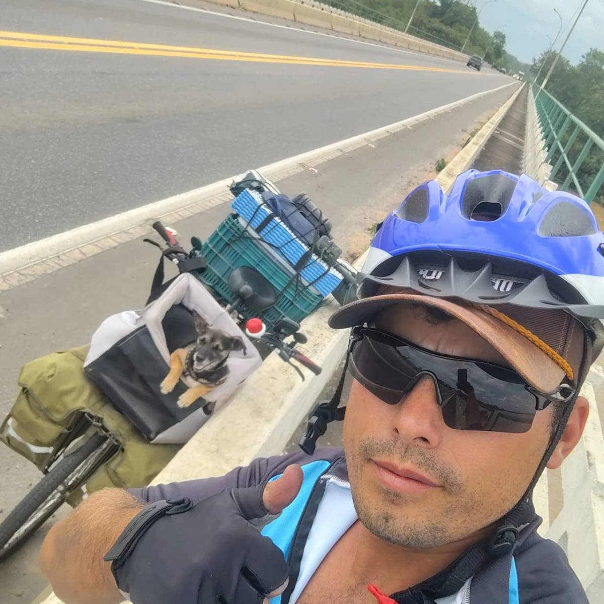 Com cachorro a bordo, morador do Sul de SC percorre o Brasil de bicicleta — foto 2