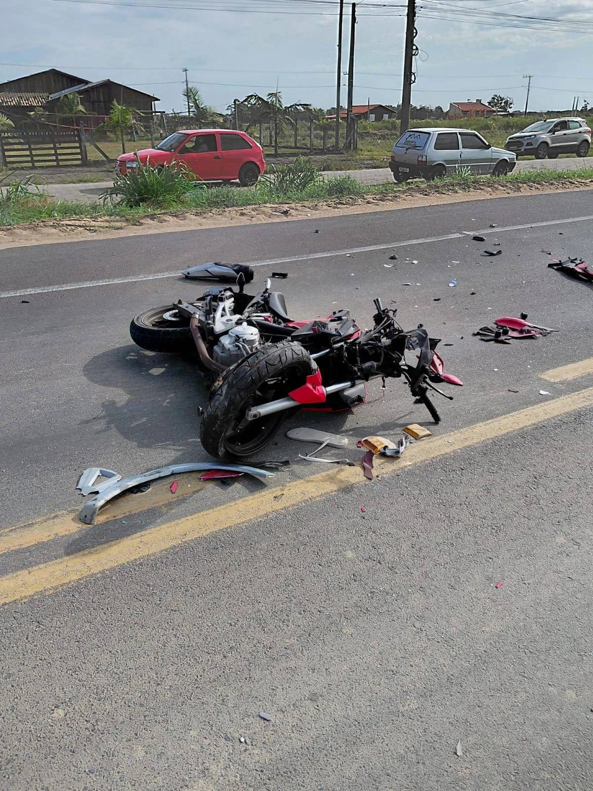 Motociclista morre após colisão com carro em Jaguaruna — foto 2