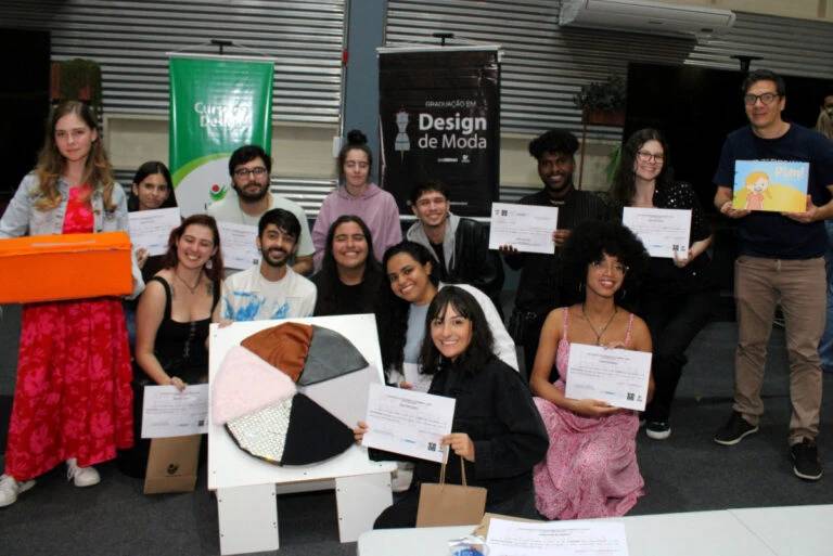 Acadêmicos de Design da Unesc projetam soluções para escadas urbanas de Criciúma — foto 1