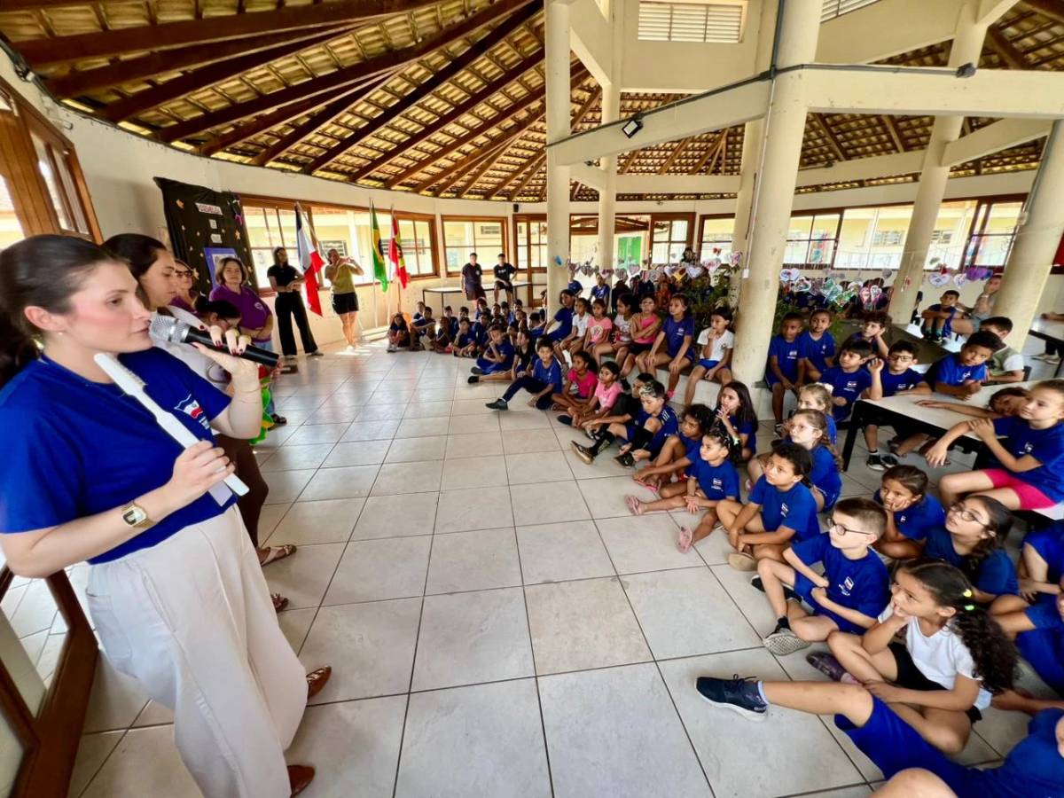 Alunos de Siderópolis recebem orientações sobre escovação e ganham kits dentais — foto 6