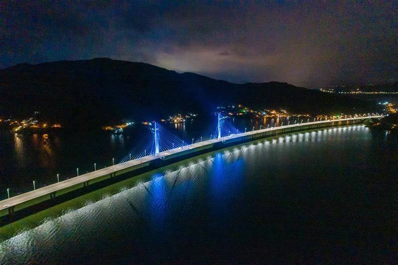 Ponte Anita Garibaldi destaca o mês de Conscientização sobre o Autismo — foto 1