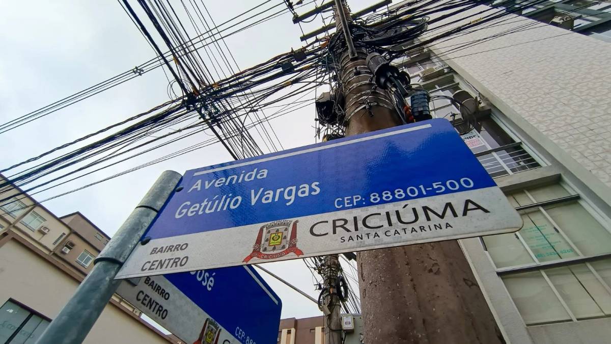 Operação Limpa Fios chega à avenida Getúlio Vargas em Criciúma — foto 1