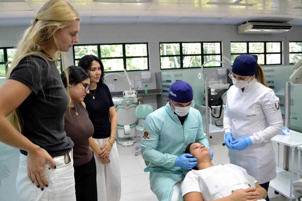 Bruxismo expõe impacto silencioso que pode levar a danos à saúde bucal — foto 1