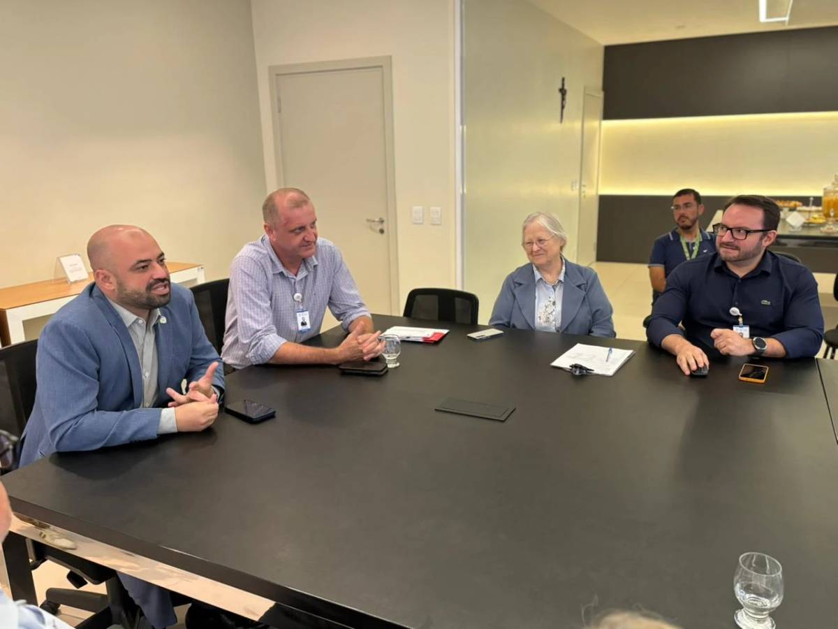 Secretária da Saúde do Estado visita Hospital São José e reforça parcerias na região Sul — foto 1