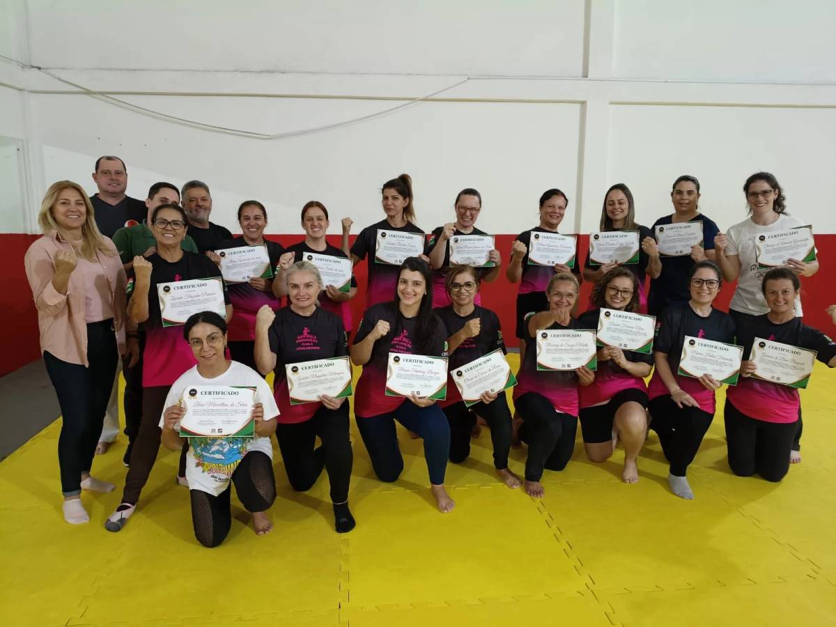 Curso de Defesa Pessoal para Mulheres encerra quarta turma — foto 2