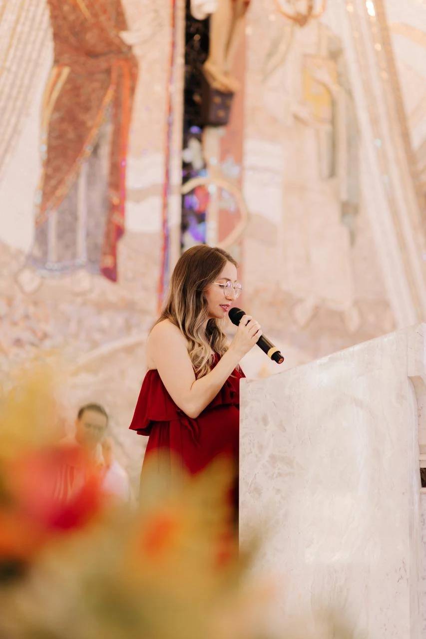 Propósito em notas musicais: cantora católica transforma histórias em memórias eternas — foto 1