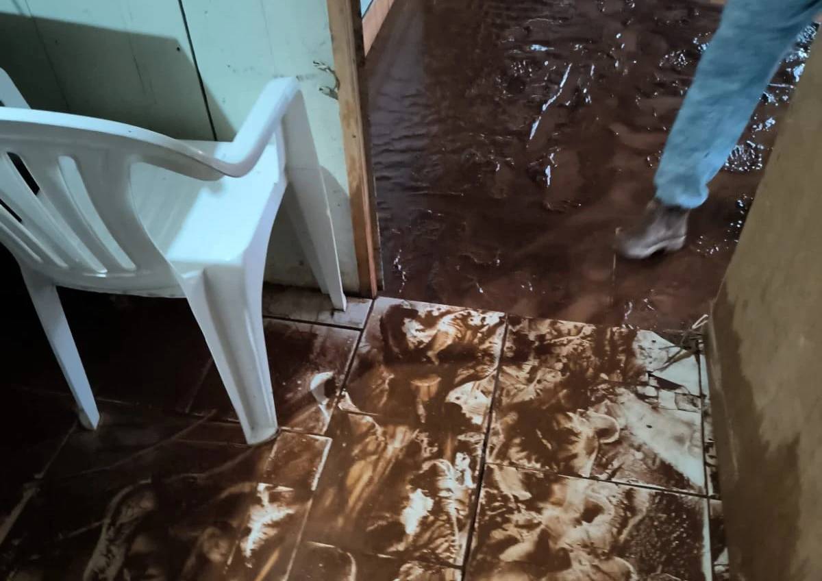 Defesa Civil avalia possível tornado após tempestades severas em regiões de SC — foto 2