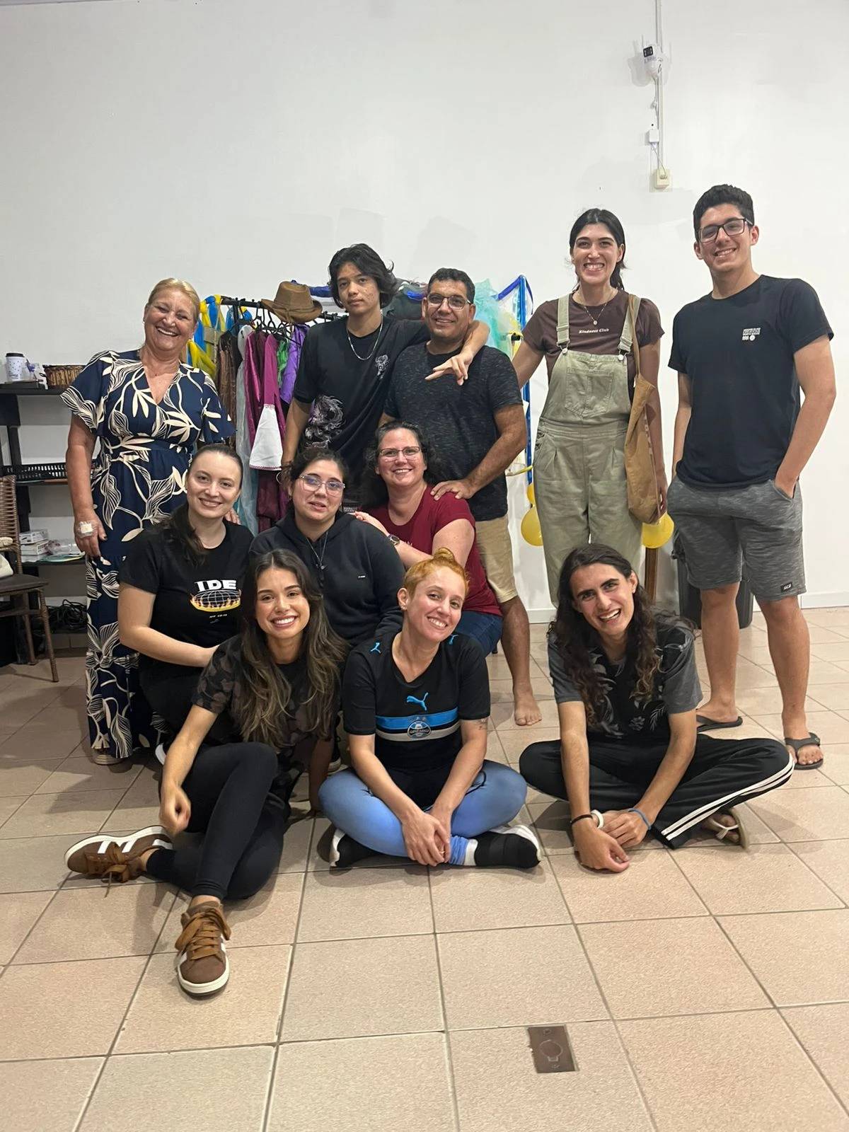 Bazar solidário conta com roupas e acessórios a partir de R$ 2 em Balneário Rincão — foto 2