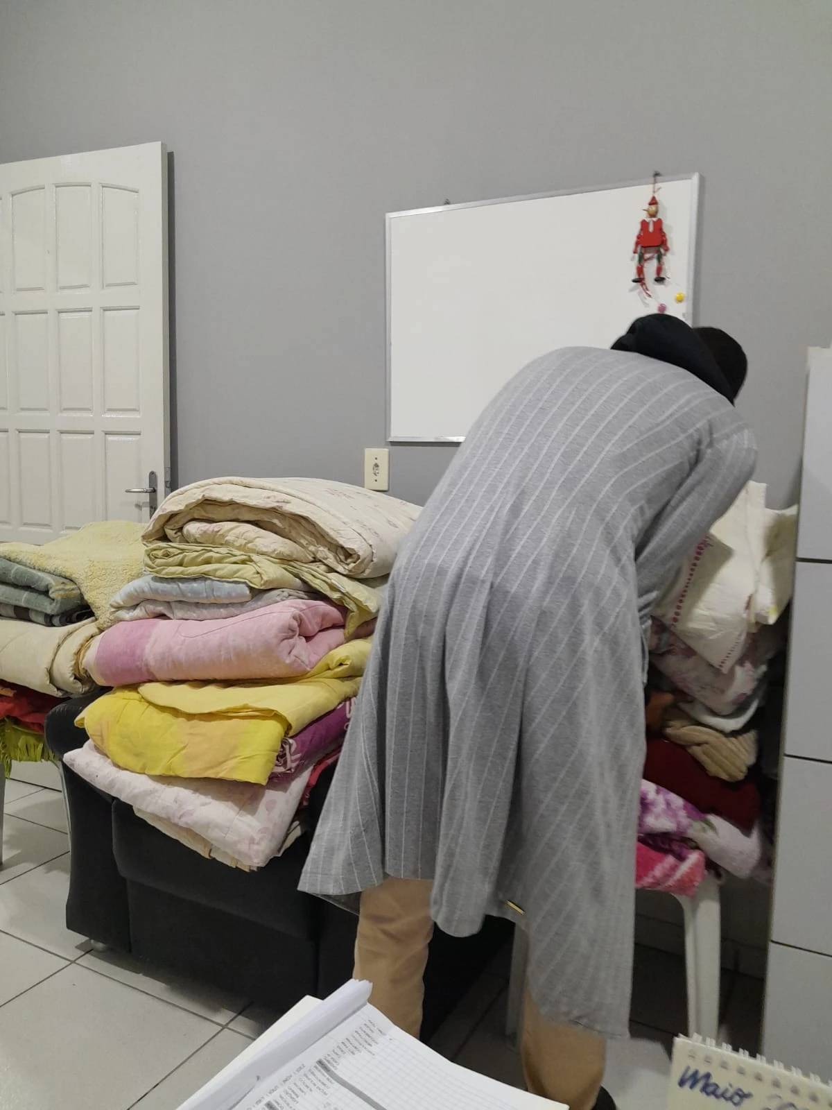 Frio reforça entrega de cobertores a pessoas em situação de rua em Criciúma — foto 1