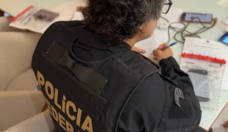 Operação da PF apreende fuzis, granadas e quatro toneladas de cocaína em Santa Catarina — foto 2