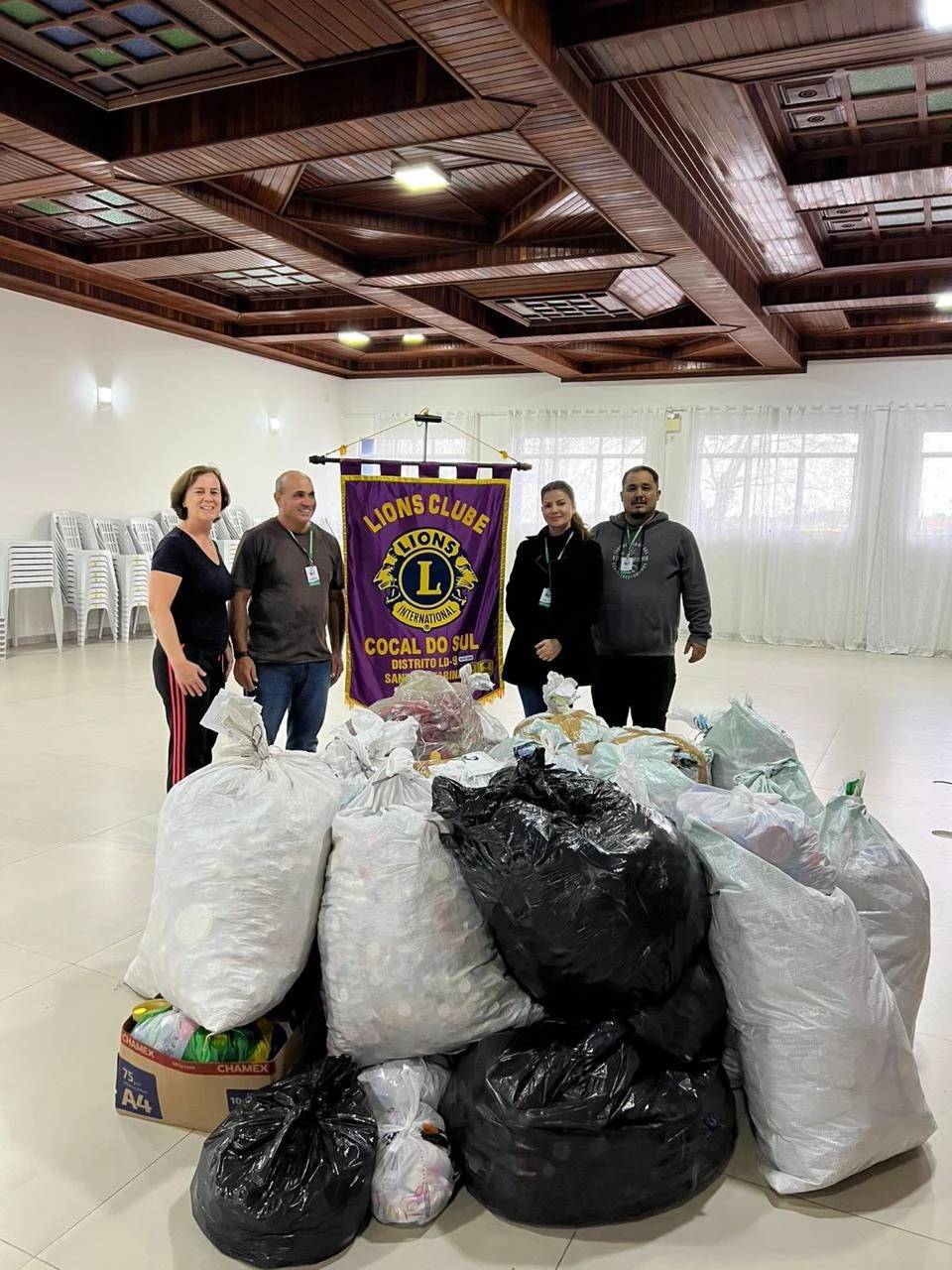 Mais de 350 quilos de tampinhas arrecadados por alunos serão doados para compra de equipamentos hospitalares — foto 1