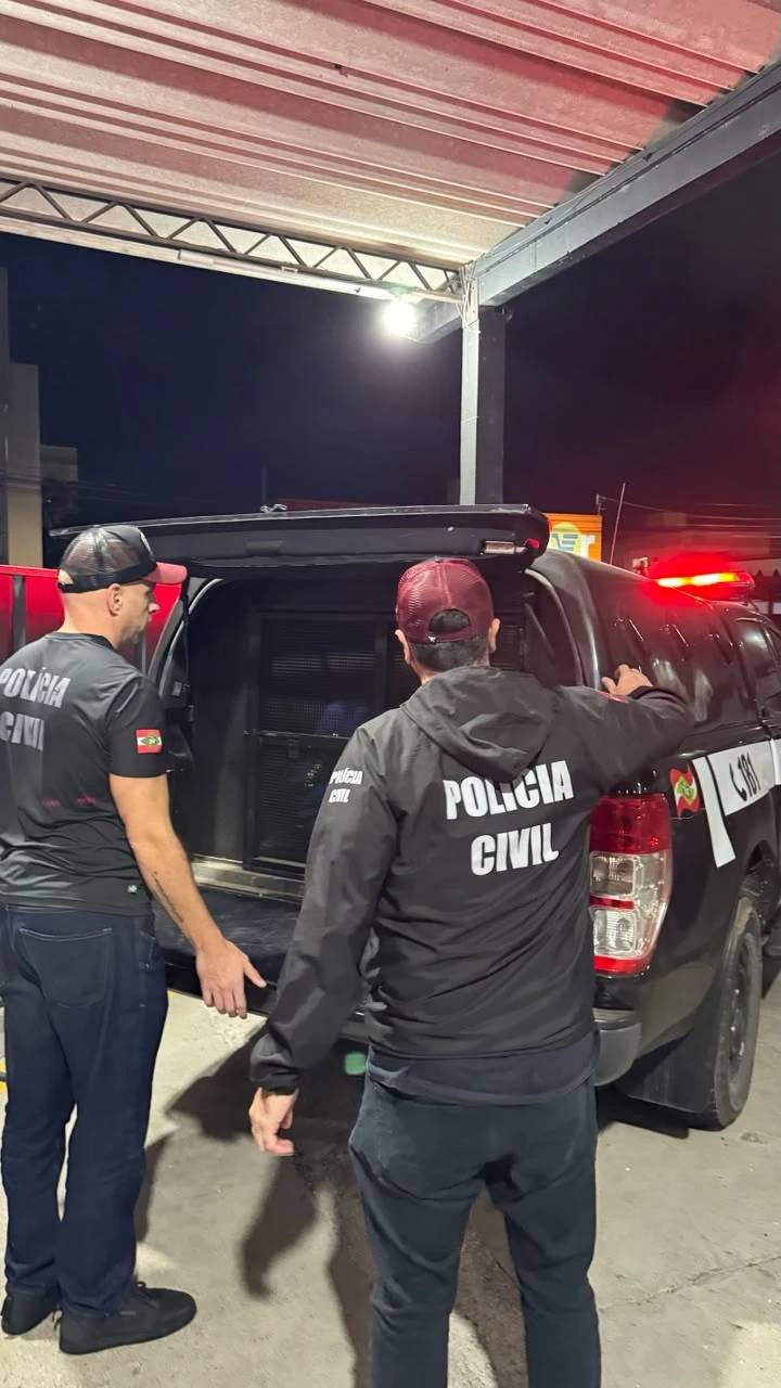 Casal é preso após resistência à abordagem policial em Criciúma — foto 1