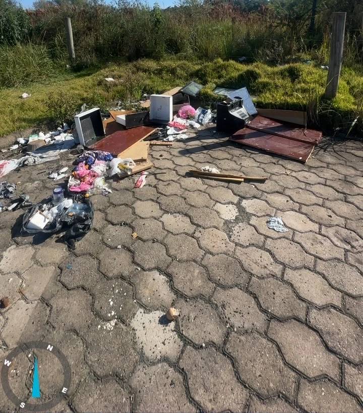 Diretora alerta para impactos do descarte irregular de lixo em Criciúma — foto 1