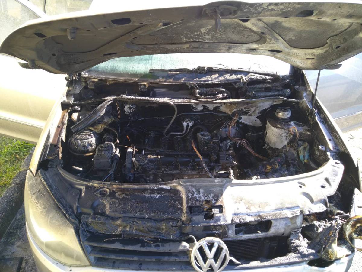 Motor de carro pega fogo em Criciúma — foto 2