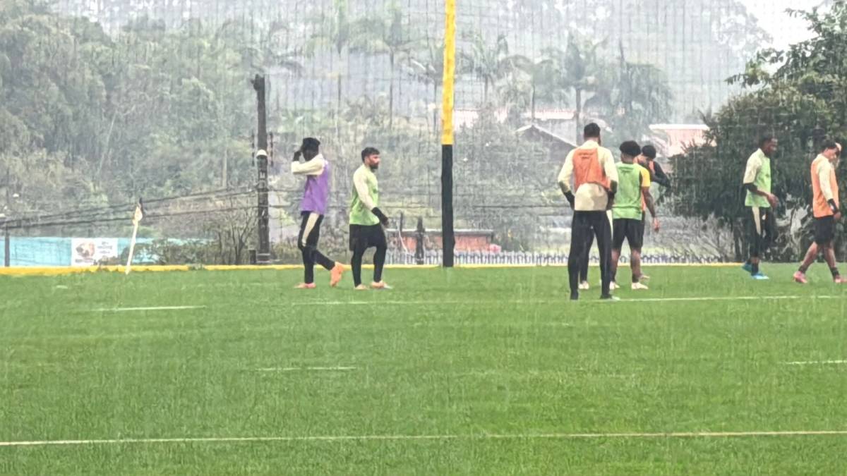 Recém-contratado, volante já treina com elenco do Criciúma — foto 6