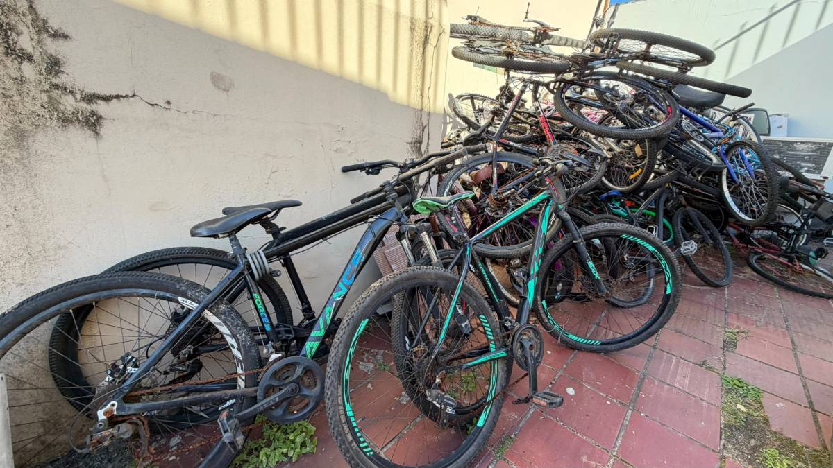Vídeo: PM procura por donos de bicicletas que estão em batalhão — foto 1