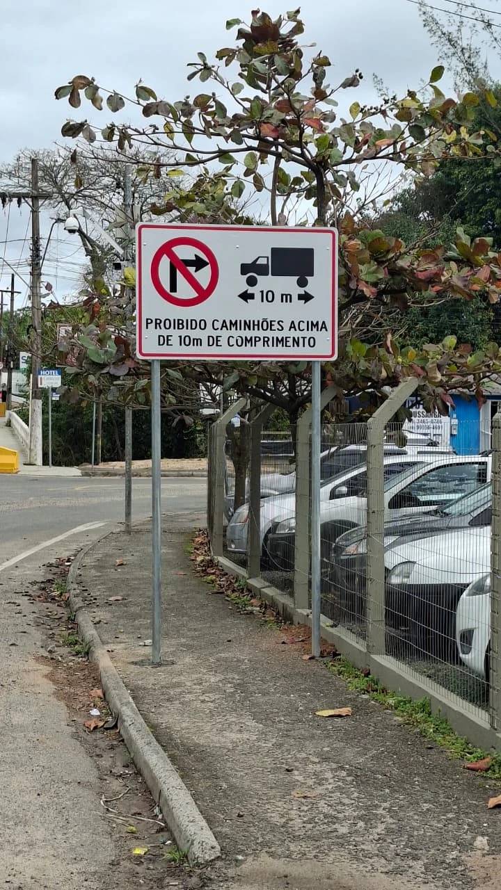 Caminhões com mais de 10 metros de comprimento estão proibidos de circular no Centro de Urussanga — foto 3