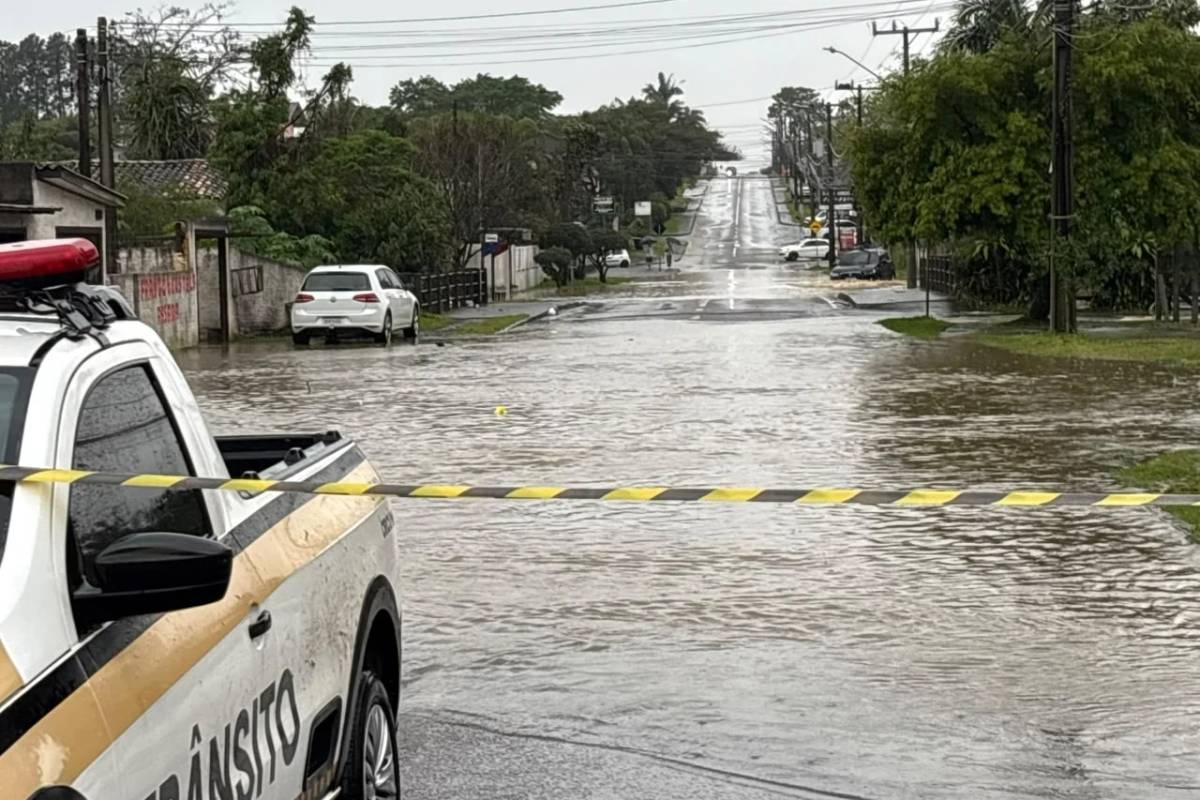 Temporal provoca danos em 14 cidades do Sul de Santa Catarina — foto 2