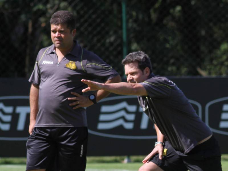 Em Belo Horizonte, Argel Fucks comanda último treino do Tigre — foto 1