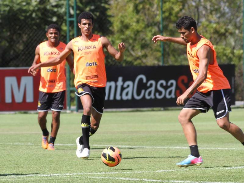 Em Belo Horizonte, Argel Fucks comanda último treino do Tigre — foto 2