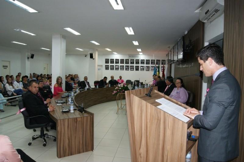 Jornalista assume cadeira na Câmara de Içara