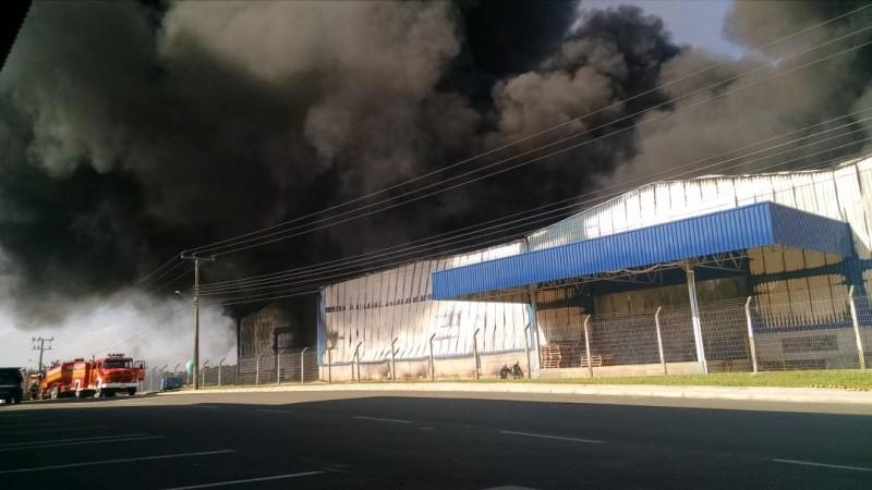 Bombeiros finalizam combate às chamas na Cristalcopo
