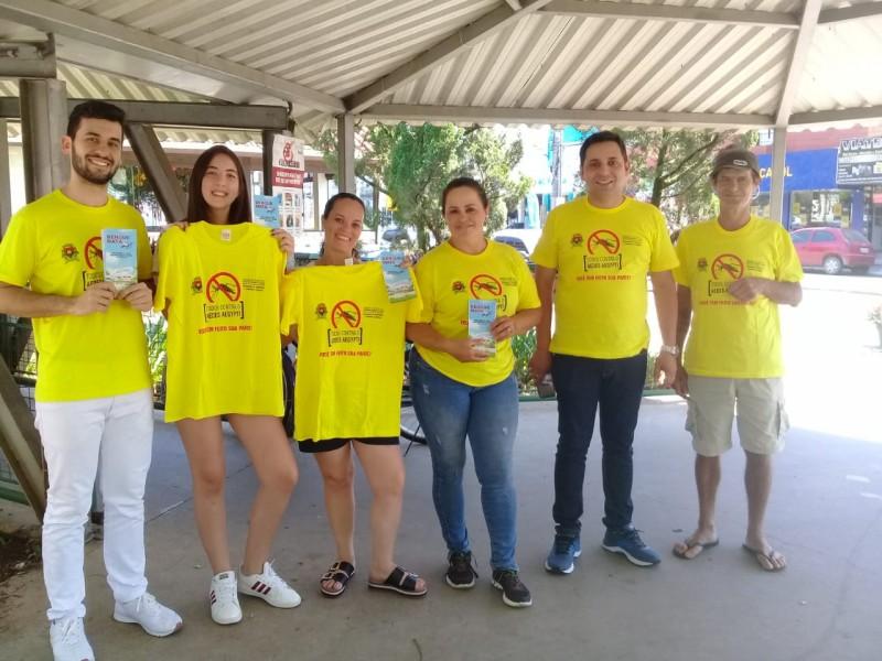 Vigilância realiza orientações de prevenção à dengue em Forquilhinha