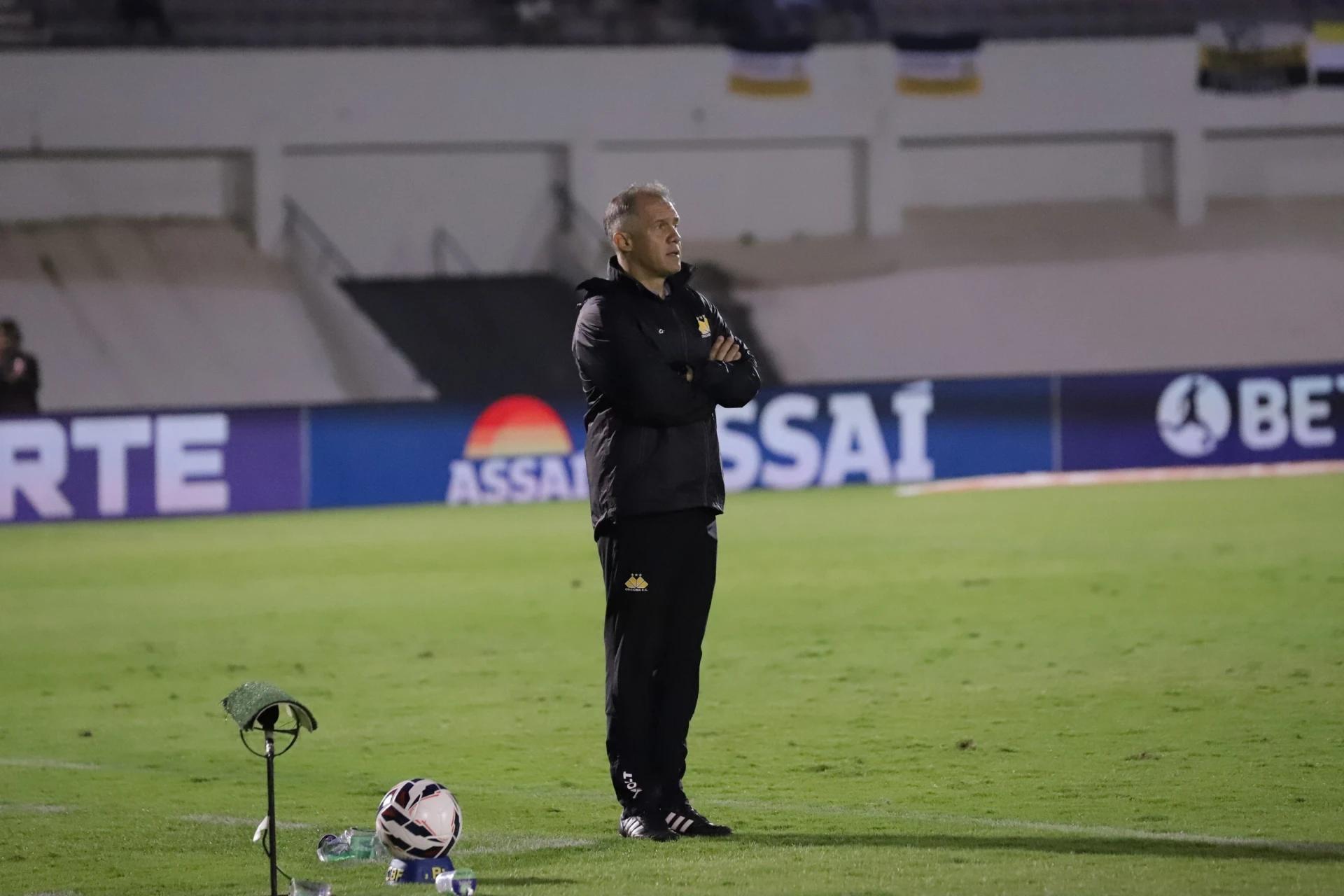 Eduardo Baptista valoriza empate fora de casa e elogia desempenho do Criciúma