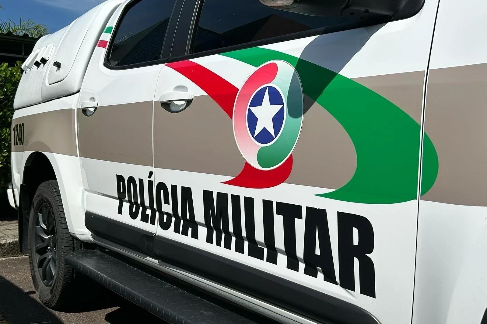 Criminoso armado rouba mais de mil reais em farmácia de Criciúma