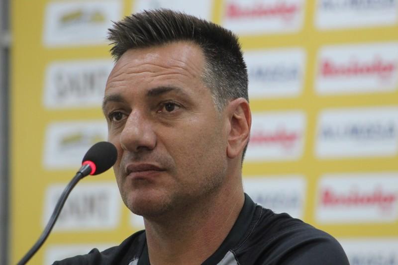 Doriva festeja vitória, mas admite: “precisamos melhorar muito”