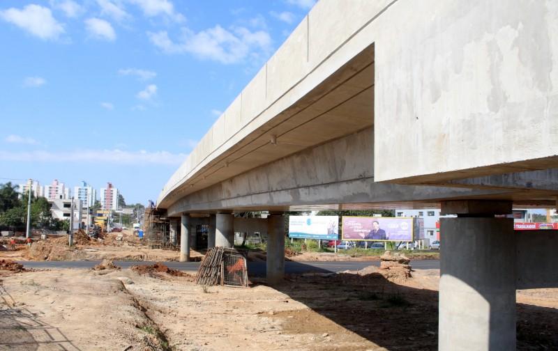 Viaduto e trincheira entram em nova etapa de obras no bairro São Luiz