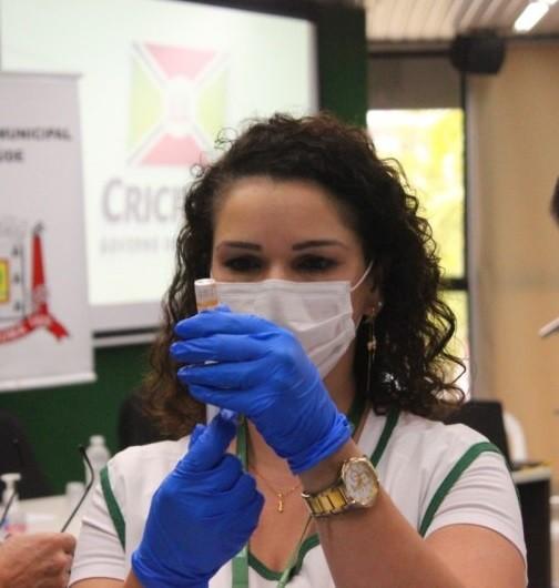 Covid-19: Prefeitura de Criciúma se pronuncia sobre profissionais com menos de 50 anos vacinados