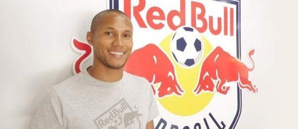Jonas tem situação regularizada, mas não enfrenta o Bragantino