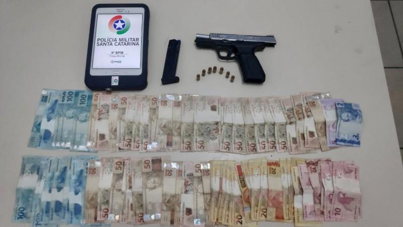 Motorista é preso após ser flagrado portando arma de fogo