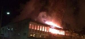 Três adolescentes são apreendidos por incêndio e furto em escola