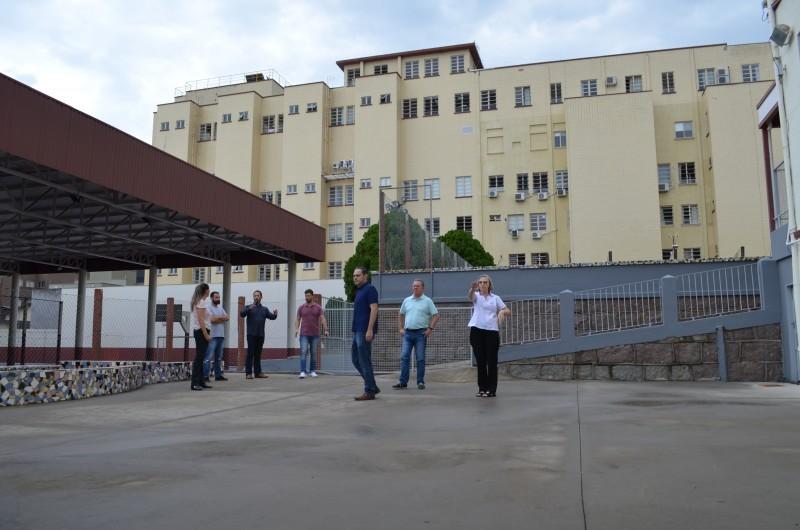 Prefeitura de Tubarão estuda montar hospital de campanha em colégio