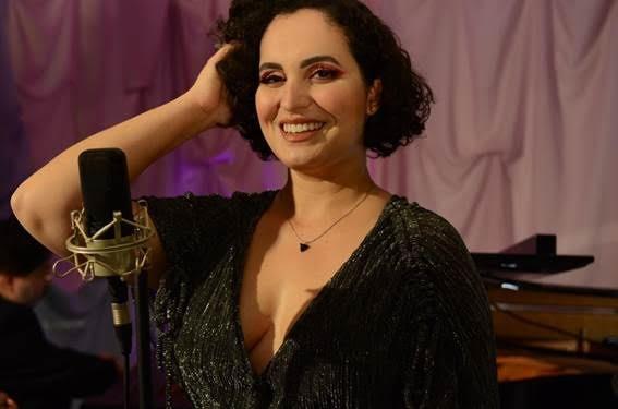 De Santa Catarina, Ayleen une o jazz e o pop em novo clipe