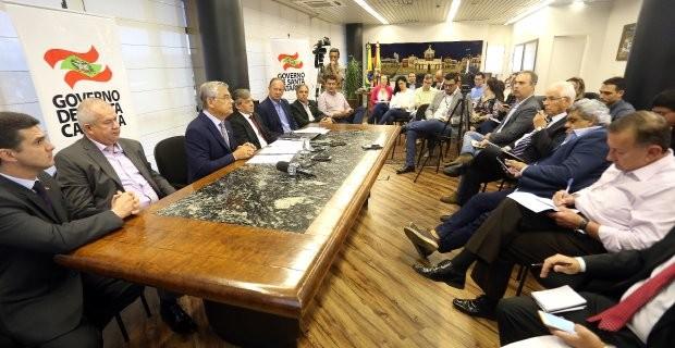 Governador reduz mais de 230 cargos comissionados e funções gratificadas