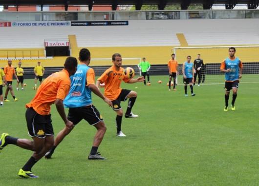 Ameaçados pelo rebaixamento, Criciúma e Vasco duelam no Majestoso
