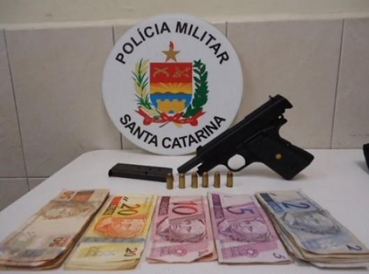 Assaltante apanha de população em Tubarão