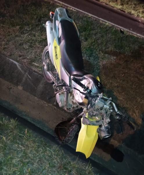Colisão frontal deixa motociclista ferido na marginal da BR-101 em Sangão