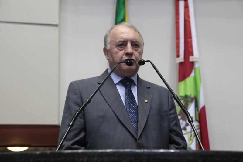 PR anuncia afastamento de deputado estadual