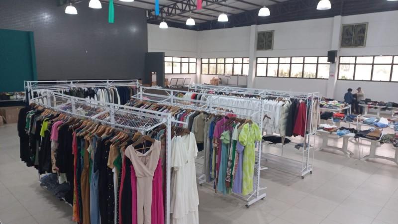 Bazar Solidário disponibiliza mais de 6 mil peças em Criciúma