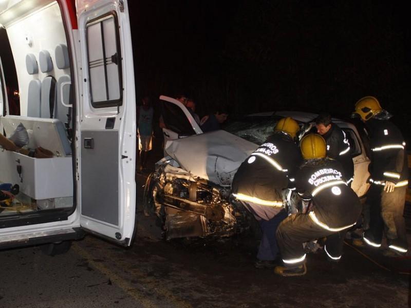 Homem morre após ficar preso a ferragens em acidente