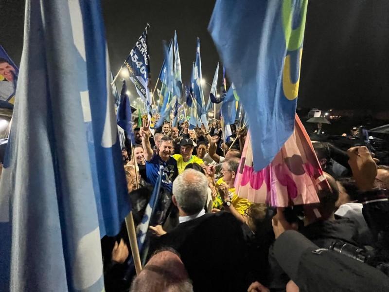 Com apoiadores e carreata, Clésio Salvaro é recebido em Criciúma após 23 dias preso 