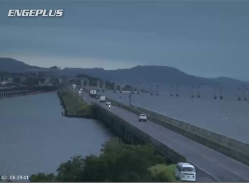Após dois dias, não há filas na ponte de Laguna 