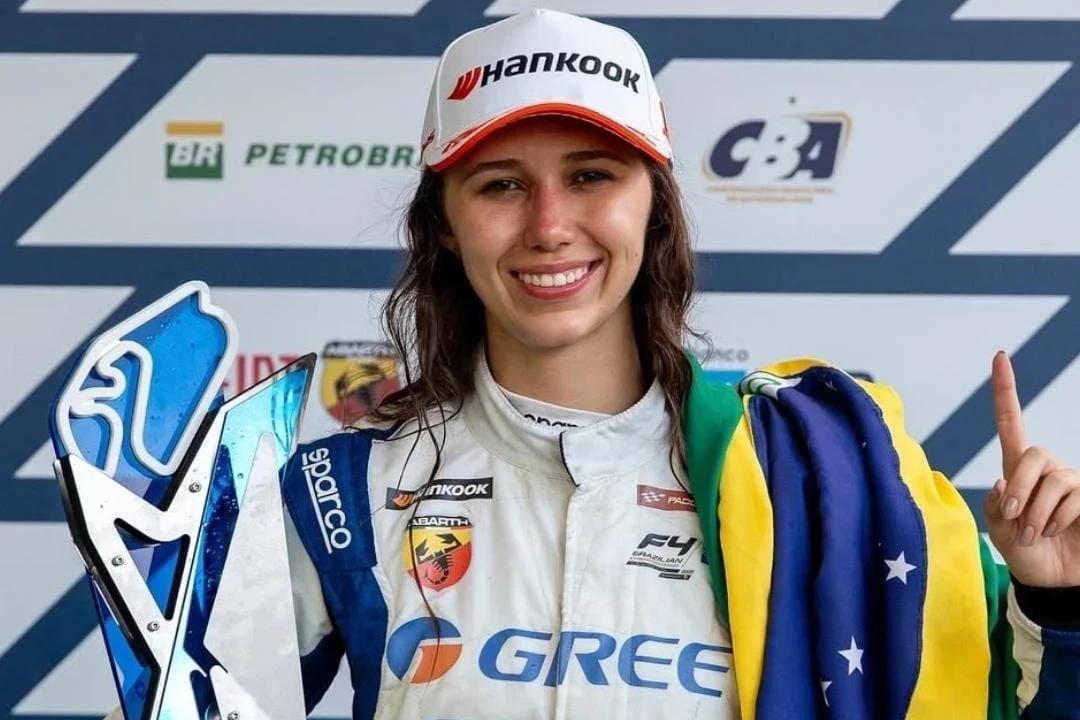 Vídeo: piloto criciumense vence corrida em Interlagos pela Fórmula 4 Brasil
