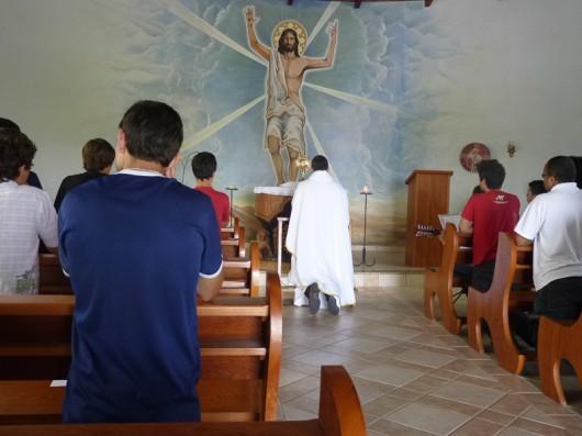 Jovens católicos reúnem-se para Retiro de Discernimento Vocacional