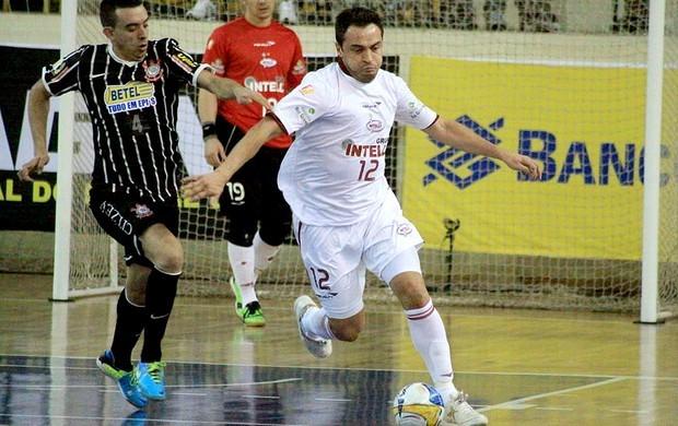 Criciúma próximo de garantir presença na Liga Futsal 2015
